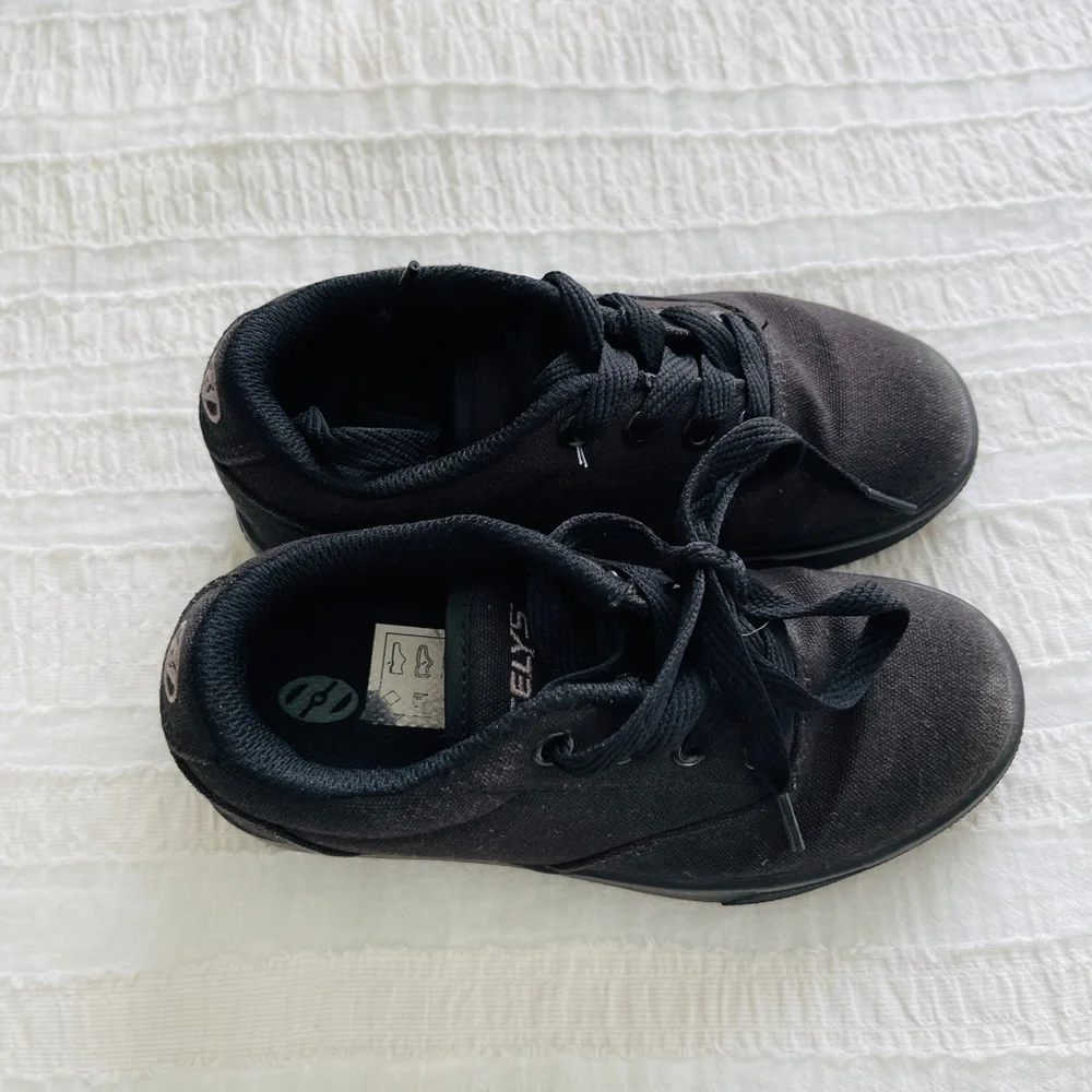 Heelys  Youth Wheeled Shoe unisex